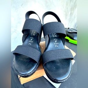 Italian Shoemakers Womens Black Ankle Strap Sandals Wedge